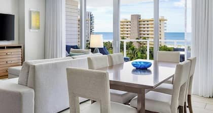 Poolside - 3 bedroom - Marriott Crystal Shores Marco Island - Full Resort Access