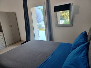 1 chambre, fer et planche à repasser, lit parapluie, Wi-Fi gratuit