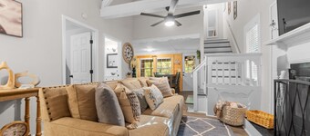 Cozy Creekside Chalet + Fishing + Serene + Firepit