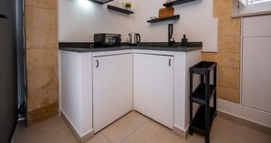 Kühlschrank, Ofen, Herdplatte, Toaster