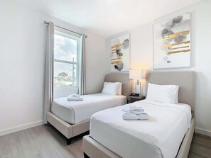 5 bedrooms, iron/ironing board, free WiFi, bed sheets