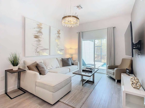 Een smart-tv en een kantoor