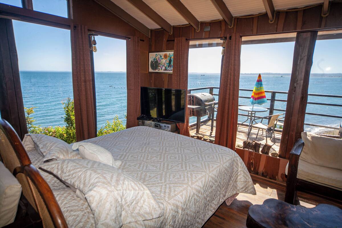 Decoración personalizada, muebles diferentes y ropa de cama