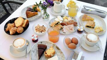 Tägliches inbegriffenes Frühstücksbuffet