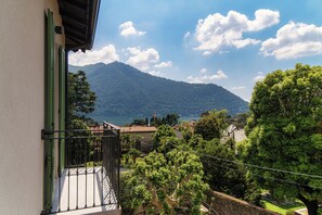 Deluxe Double Room, Partial Lake View | Lake view - Hotel Ristorante La Vignetta Cernobbio (Cernobbio)