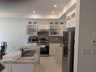 3 Bedroom 2.5 washroom close to Niagara Falls and Welland Canal and Pt Colbourne