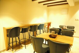 Café da manhã com buffet todos os dias (INR 209 por pessoa) 