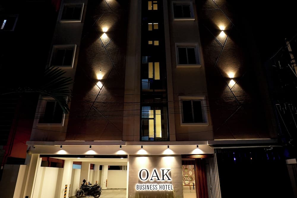 Oak Business Hotel
