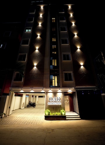 Oak Business Hotel
