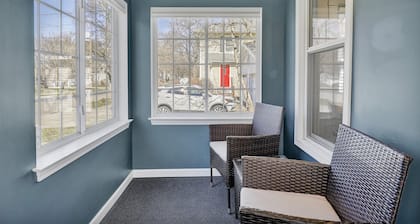 Steps to MSU âą Quick Hwy Access âą Private Yard âą Guests Rave: Clean + Responsive