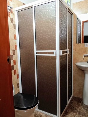 Family Room | 1 bedroom, free WiFi, bed sheets