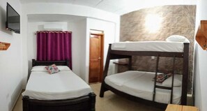 Free WiFi, bed sheets - Hotel Angel Maria (Puerto Triunfo)