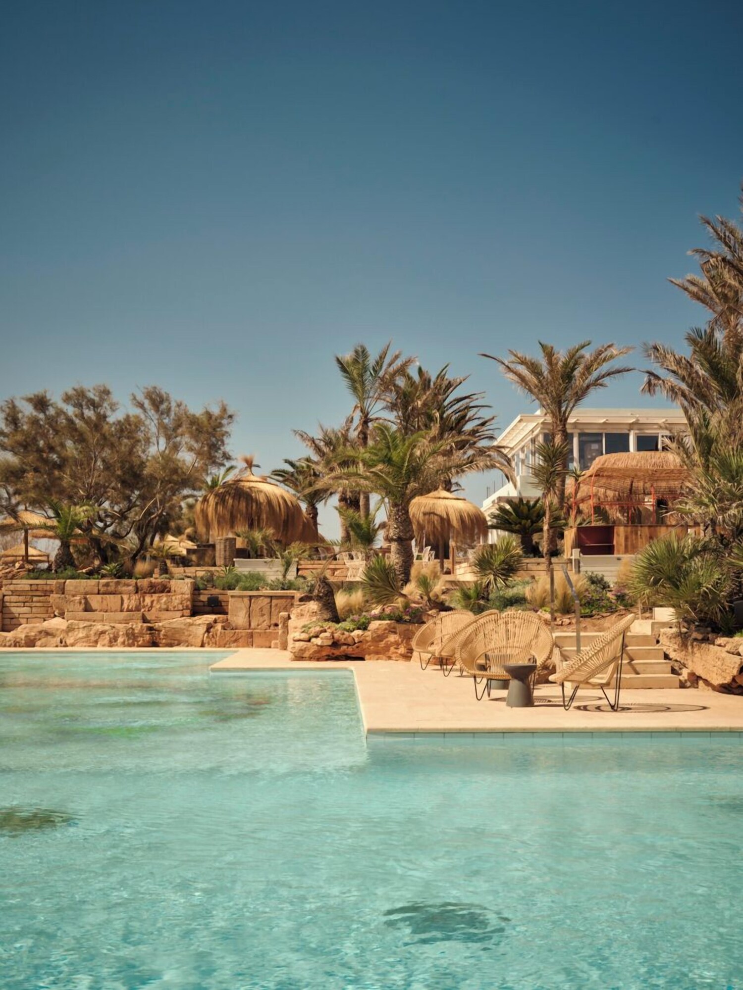 Outdoor pool, free pool cabanas, pool umbrellas