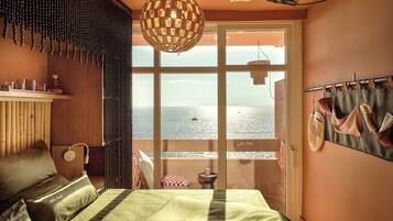 Premium bedding, in-room safe, desk, blackout curtains