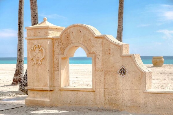 Sun-loungers, beach towels - 5 min to the Beach and Golf front House (Hollywood)