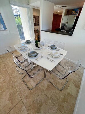 Dining - 5 min to the Beach and Golf front House (Hollywood)