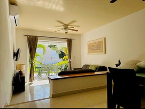 3 bedrooms - 8 Pax Basic Pool Villa (Playa del Carmen)