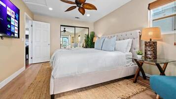 2 slaapkamers, een strijkplank/strijkijzer, reisbedje, wifi