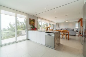 Interior - Casa Majestic: Sophistication and comfort (Cunit)