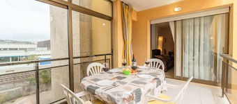 Apartamento completo con piscina y amplio balcón
