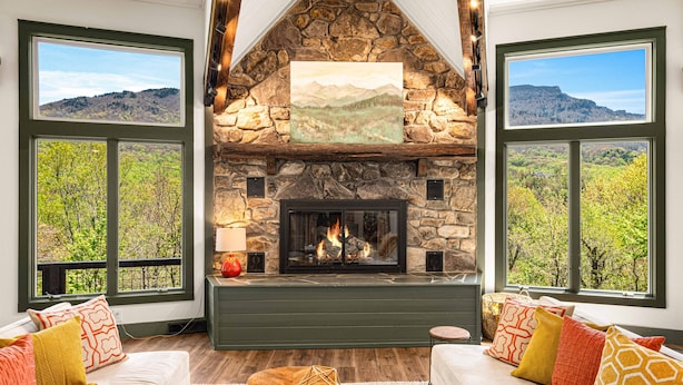 Interior - Hidden Castle: Secret Rooms, Sleeps 20, Hot Tub (Banner Elk)