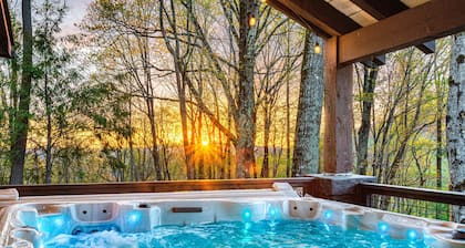 Hidden Castle: Secret Rooms, Sleeps 20, Hot Tub