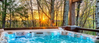 Hidden Castle: Secret Rooms, Sleeps 20, Hot Tub