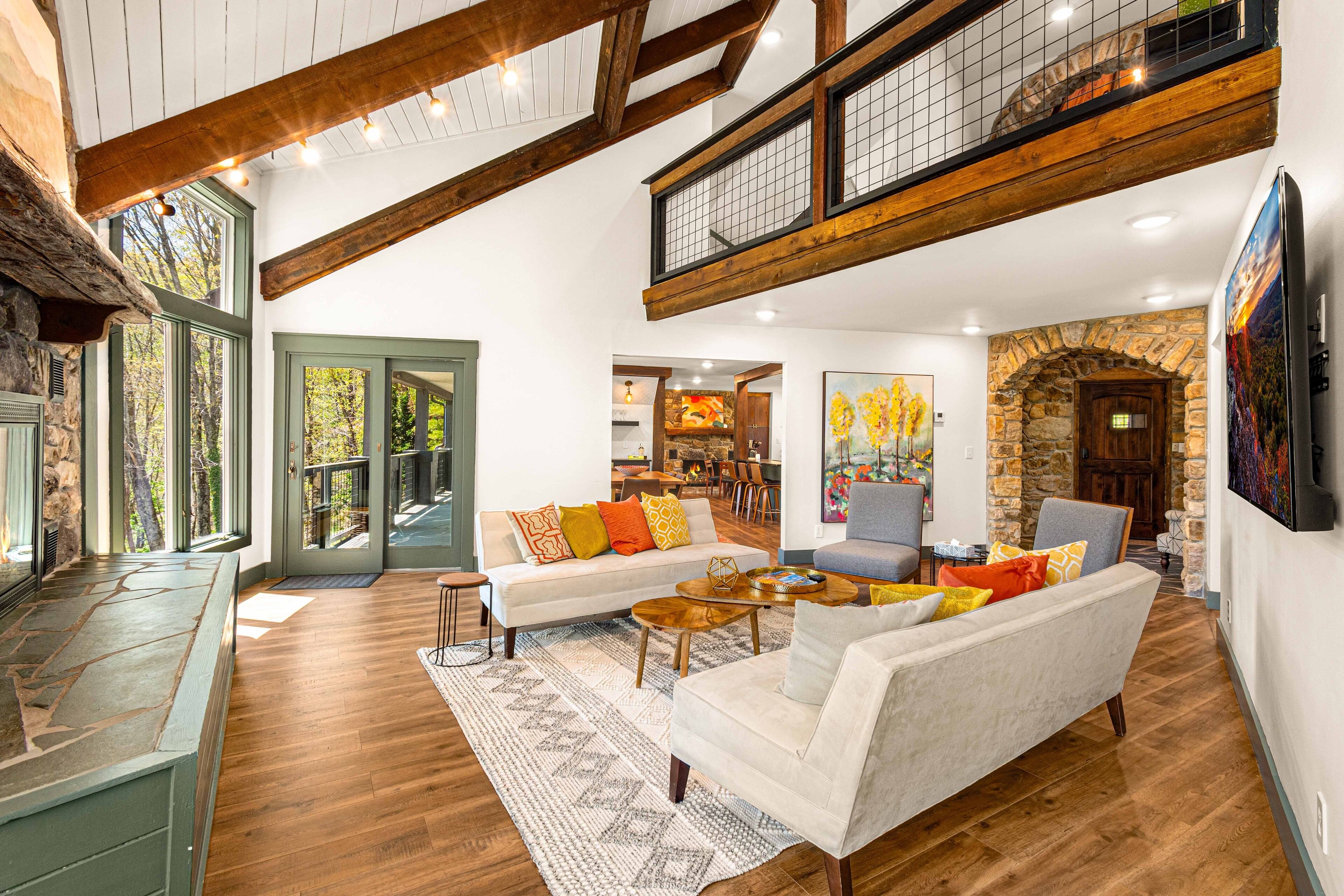 Televisio, takka, kirjoja