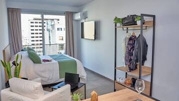 1 habitación, escritorio, wifi y ropa de cama