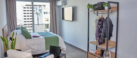 1 slaapkamer, een bureau, wifi, beddengoed