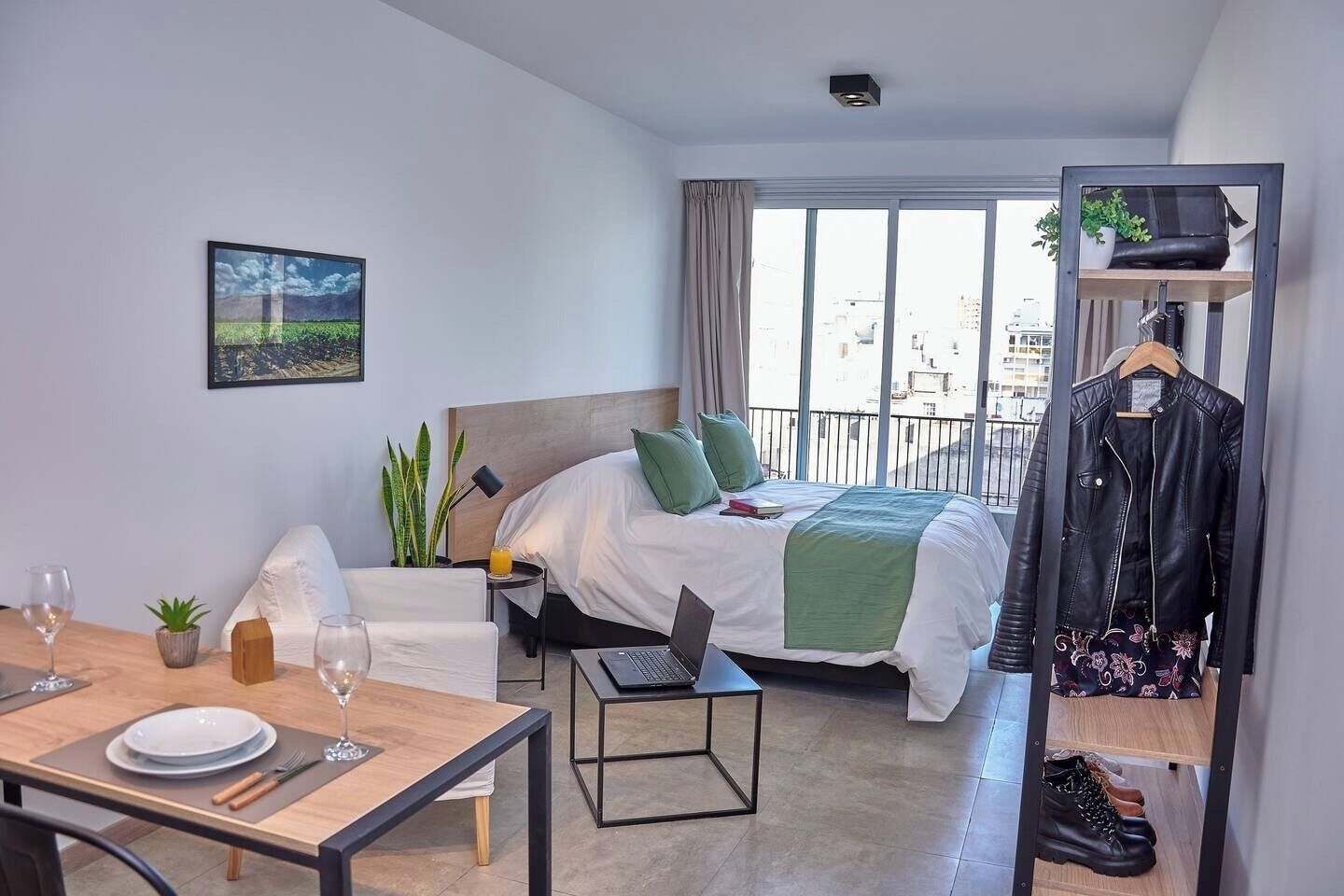 1 bedroom, desk, WiFi, bed sheets