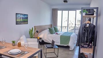 1 quarto, escrivaninha, Wi-Fi, roupa de cama