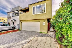 Exterior - MB! 8BR Massive Beach Houses steps to sand! (San Diego)