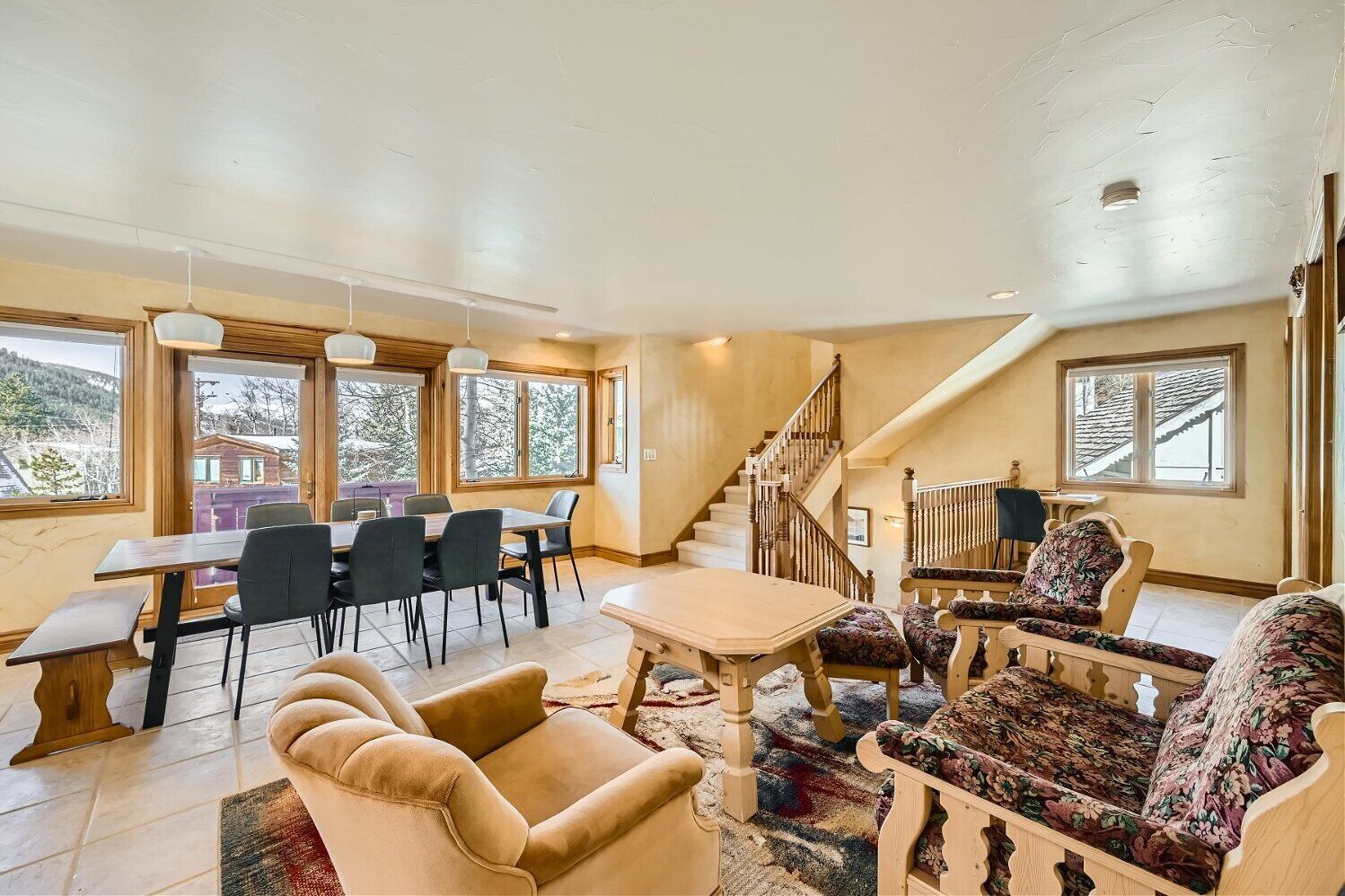Discover Mountain Living/ Private Deck Mountain Views