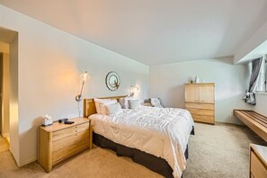 3 bedrooms, free WiFi, bed sheets - Modern Mountain Getaway with Stunning Views (Keystone)