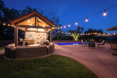 The Beatrice Estate With Pool And Hot Tub