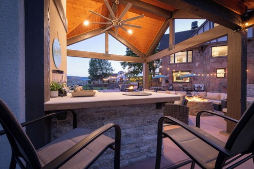 The Beatrice Estate Hot Tub Family Friends