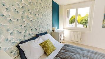 1 slaapkamer, een strijkplank/strijkijzer, wifi, beddengoed