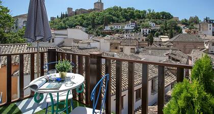 Luxury house in Granada Center. Reyes II
