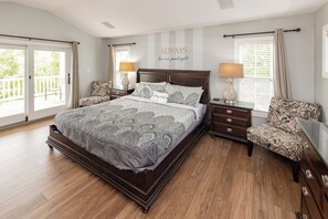 6 bedrooms, iron/ironing board, free WiFi, bed sheets