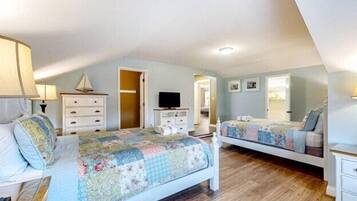 6 bedrooms, iron/ironing board, free WiFi, bed sheets