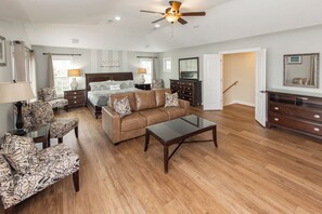 6 多间卧室、熨斗/熨衣板、免费 WiFi、床单