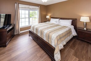 6 soverom, strykejern/-brett, wi-fi (inkludert) og sengetøy