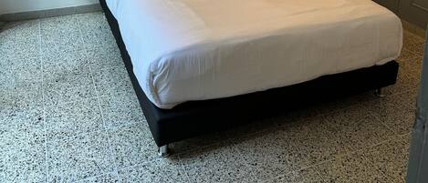 Senior Double Room, 1 Queen Bed, Garden Area | Free WiFi, bed sheets