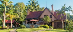 Exterior - Mullers Mountain Lodge (Migambo)