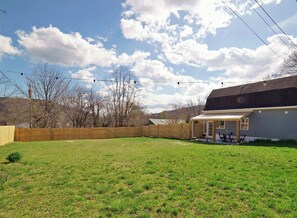 Exterior - Amazing dog-friendly cottage. Walk 2 Harpers Ferry (Harpers Ferry)