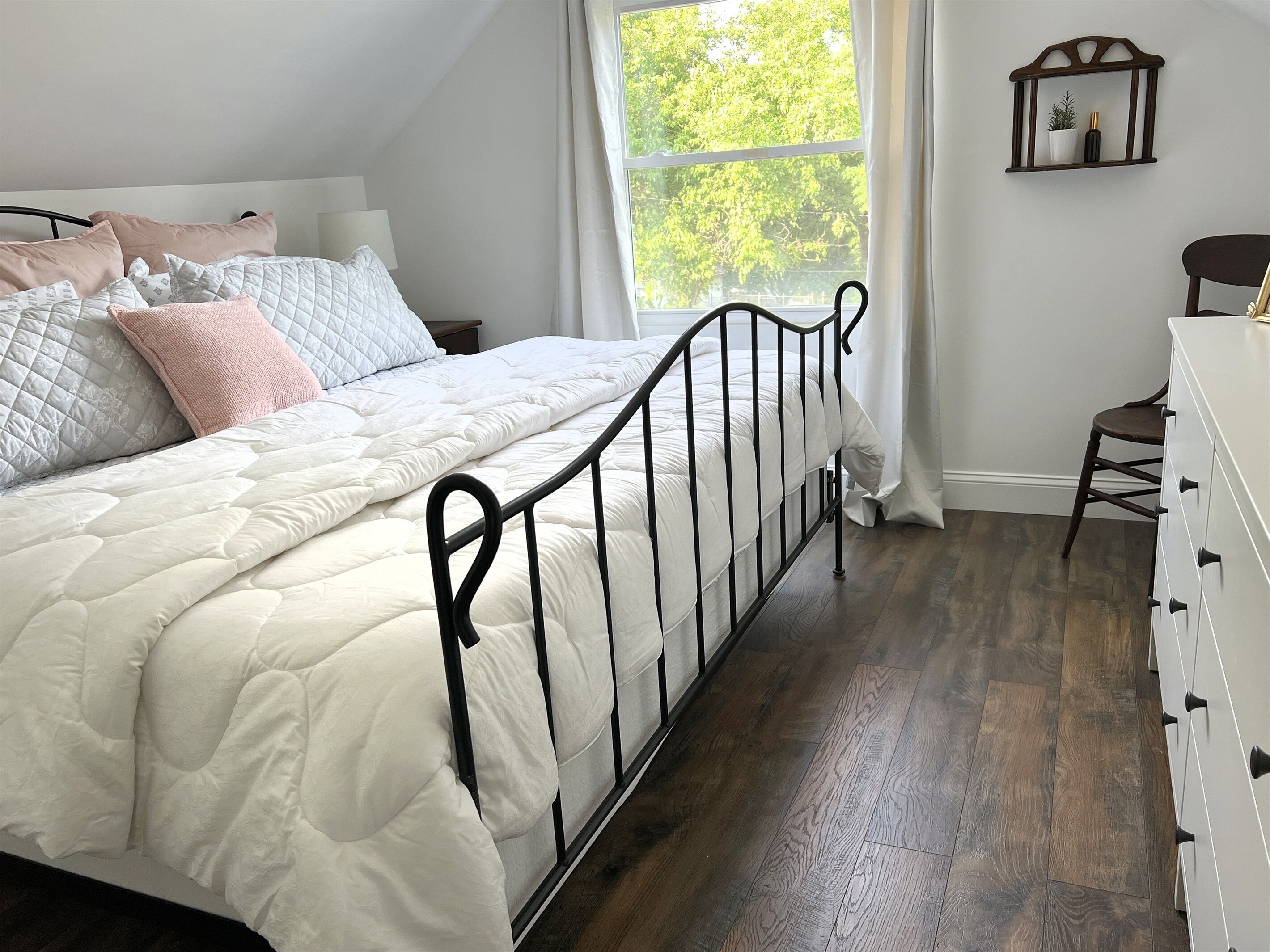 2 多间卧室、免费 WiFi、床单