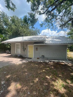 Exterior - Cottage in central Arcadia available for long term stays (Arcadia)