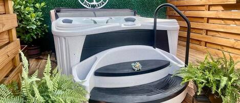 Bain à remous extérieur