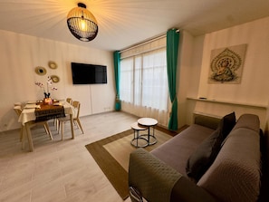 Living area - Bel Appartement Aéré et Cosy (Montévrain)